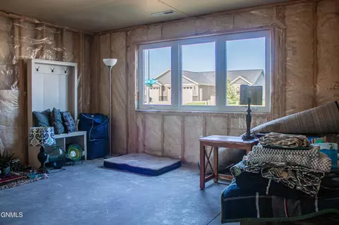 305 Cobblestone Loop SW, Mandan, ND 58554 photo 48