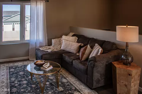 305 Cobblestone Loop SW, Mandan, ND 58554 photo 8