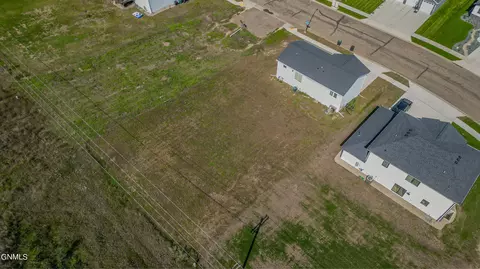 305 Cobblestone Loop SW, Mandan, ND 58554 photo 62