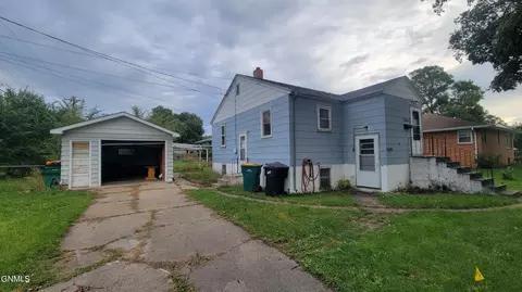 1416 F Ave E, Bismarck, ND 58501 photo 2