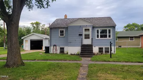 1416 F Ave E, Bismarck, ND 58501