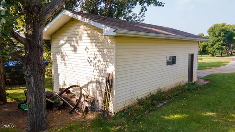 4605 E Roundup Rd, Bismarck, ND 58503 photo 41