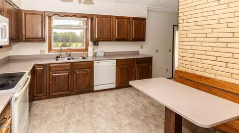 4605 E Roundup Rd, Bismarck, ND 58503 photo 9