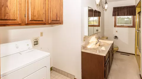 4605 E Roundup Rd, Bismarck, ND 58503 photo 20