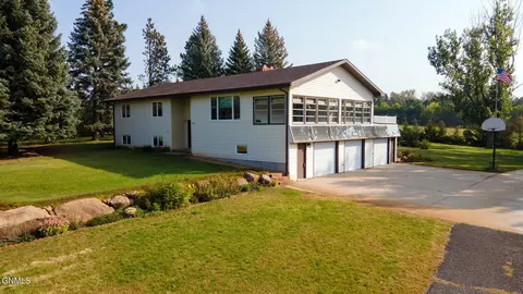4605 E Roundup Rd, Bismarck, ND 58503