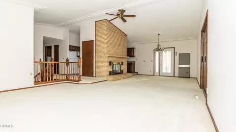 4605 E Roundup Rd, Bismarck, ND 58503 photo 5