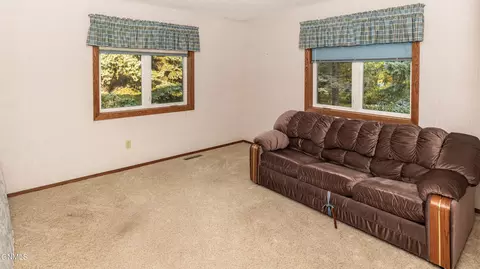 4605 E Roundup Rd, Bismarck, ND 58503 photo 18