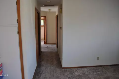 5525 Hwy 1806, Huff, ND 58554 photo 17