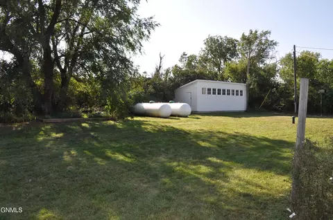 5525 Hwy 1806, Huff, ND 58554 photo 26