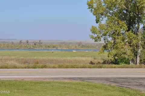 5525 Hwy 1806, Huff, ND 58554 photo 3