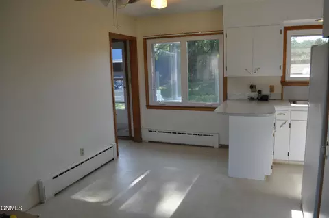 5525 Hwy 1806, Huff, ND 58554 photo 4