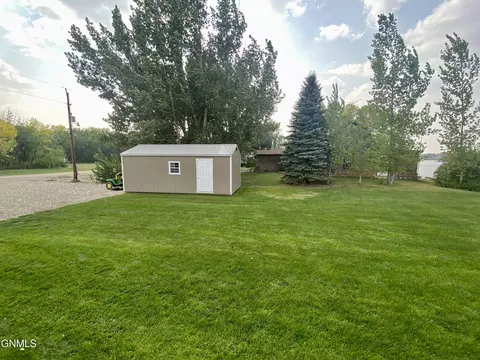 124 Blacktail Dr, Williston, ND 58801 photo 27