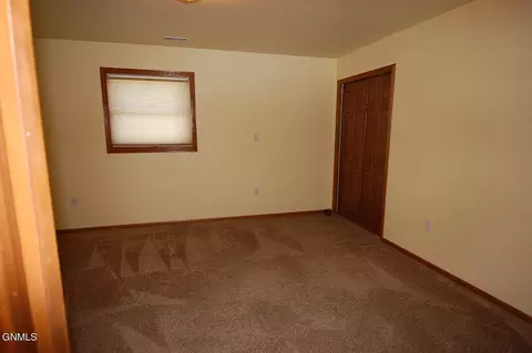424 7th Ave SE, Sidney, MT 59270 photo 24