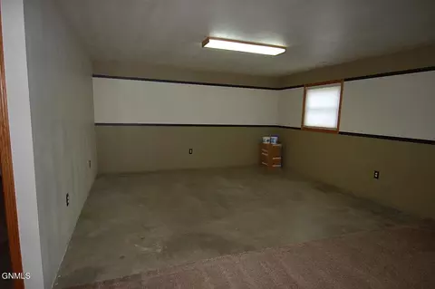 424 7th Ave SE, Sidney, MT 59270 photo 21