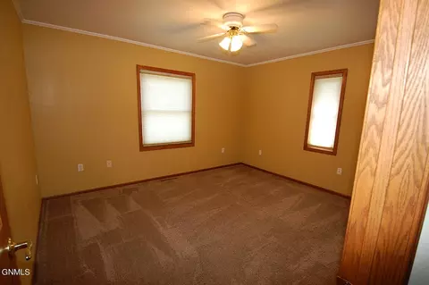 424 7th Ave SE, Sidney, MT 59270 photo 18