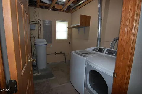 424 7th Ave SE, Sidney, MT 59270 photo 27
