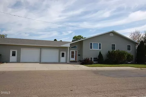 424 7th Ave SE, Sidney, MT 59270 photo 2