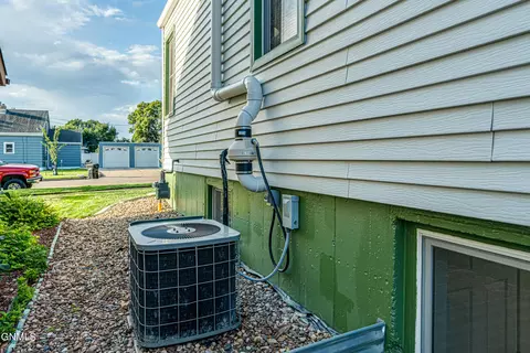 1516 E Avenue Ave E, Bismarck, ND 58501 photo 46