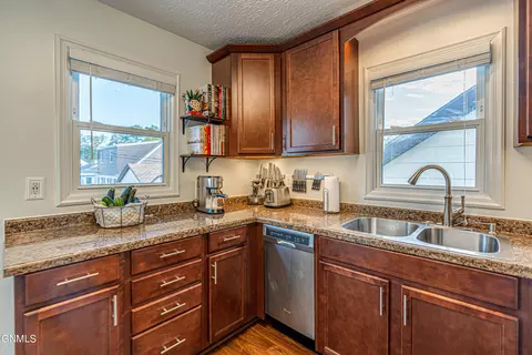 1516 E Avenue Ave E, Bismarck, ND 58501 photo 10