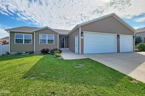 4709 Coleman St, Bismarck, ND 58503