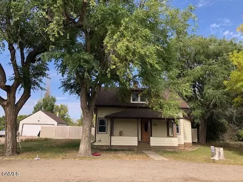 415 Hammond St, Medicine Lake, MT 59247