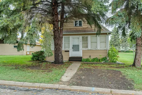 116 Bismarck Ave, Wilton, ND 58579