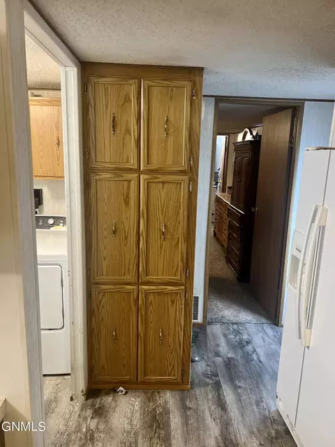 1802 32nd St W, Williston, ND 58801 photo 37