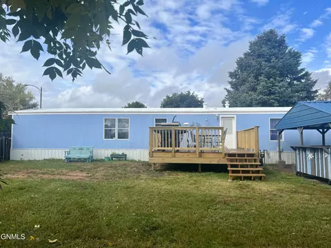 1802 32nd St W, Williston, ND 58801 photo 17