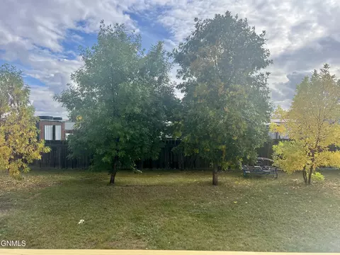 1802 32nd St W, Williston, ND 58801 photo 26
