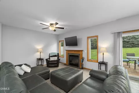 3812 Normandy St, Bismarck, ND 58503 photo 3