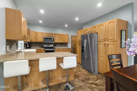 3812 Normandy St, Bismarck, ND 58503 photo 16