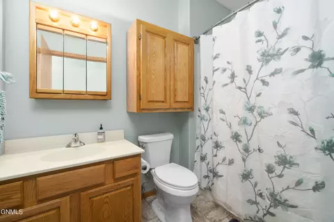 3812 Normandy St, Bismarck, ND 58503 photo 11