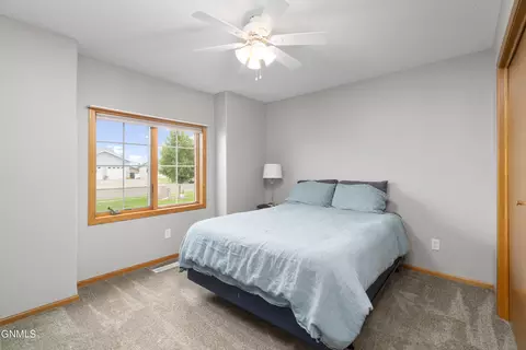 3812 Normandy St, Bismarck, ND 58503 photo 9
