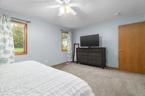 3812 Normandy St, Bismarck, ND 58503 photo 5