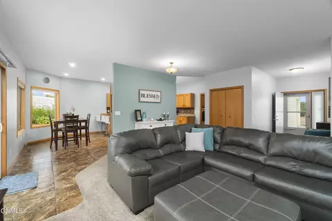 3812 Normandy St, Bismarck, ND 58503 photo 13