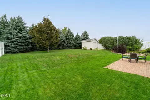 3812 Normandy St, Bismarck, ND 58503 photo 29