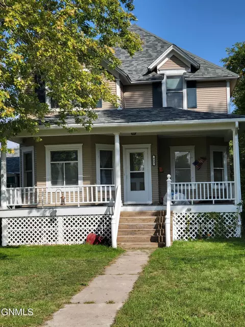 423 3rd Ave NE, Ashley, ND 58413