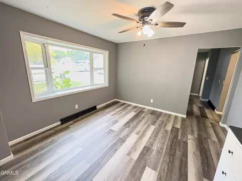 9 7th Ave SE, Stanley, ND 58784 photo 10