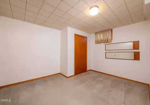225 E Kavaney Dr, Bismarck, ND 58501 photo 15