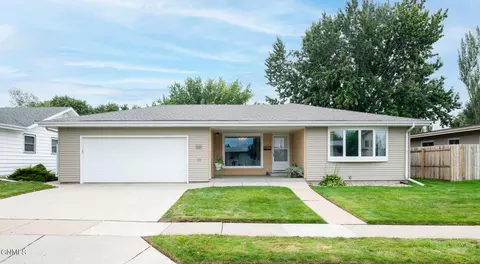 225 E Kavaney Dr, Bismarck, ND 58501