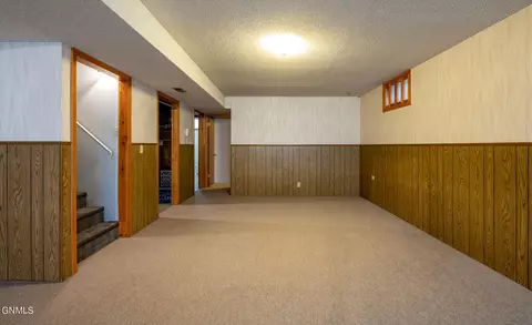 225 E Kavaney Dr, Bismarck, ND 58501 photo 11