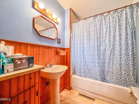 Bath - 106 3rd Ave, Luverne, ND 58056 photo 1 of 2