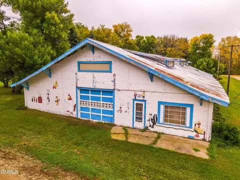Exterior - 106 3rd Ave, Luverne, ND 58056 photo 7 of 10