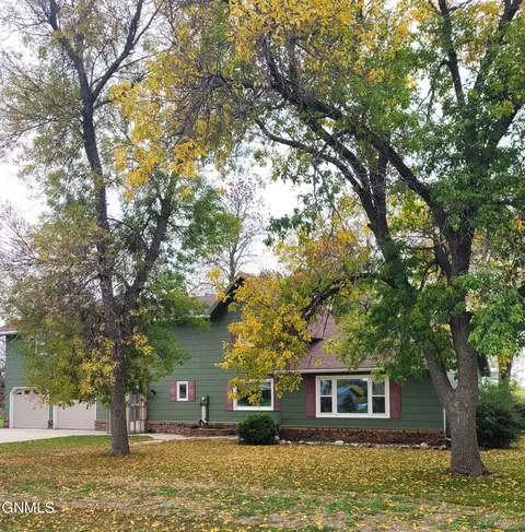 709 4th St N, Marion, ND 58466 photo 1