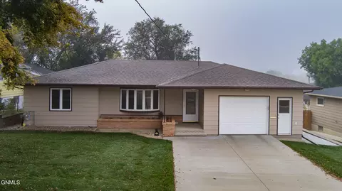 550 Colfax St, Dickinson, ND 58601