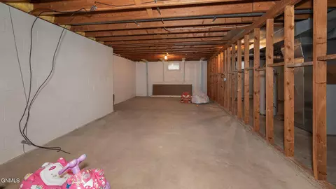 550 Colfax St, Dickinson, ND 58601 photo 16