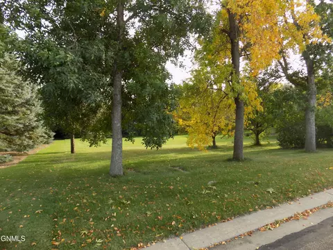 33 Brookwalter Ave, Wilton, ND 58579