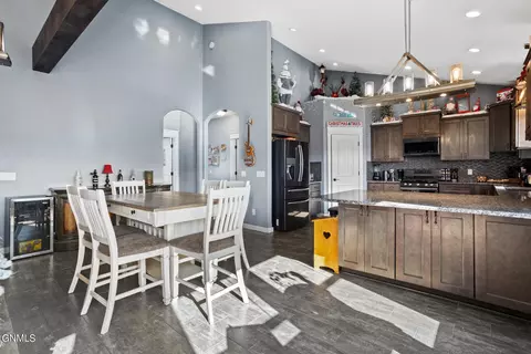 Dining - 5378 53v Loop, Williston, ND 58801 photo 1 of 2