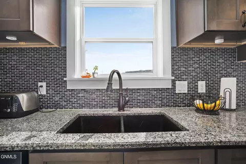 Kitchen - 5378 53v Loop, Williston, ND 58801 photo 3 of 4