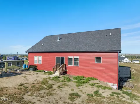 Exterior - 5378 53v Loop, Williston, ND 58801 photo 4 of 5